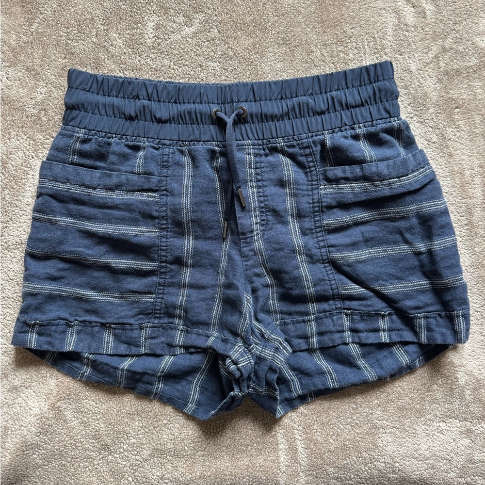 Athleta Cabo Tide Navy Striped Linen Shorts Size 2